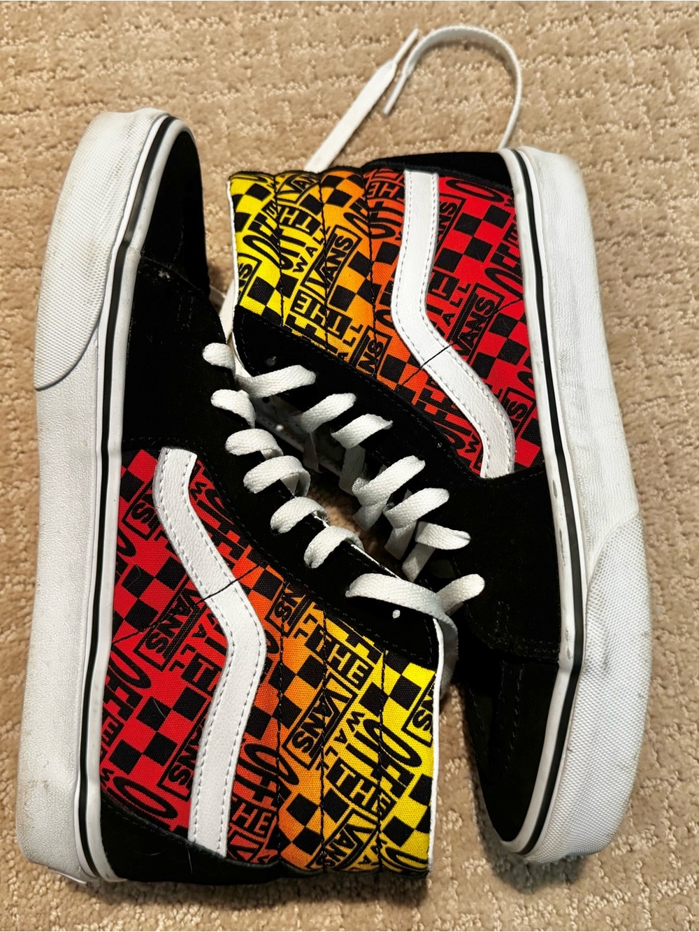 Vans Sk8-Hi High-Top Sneaker, Black with Multi-color Flame logo - Men’s 6.5 - Picture 9 of 10